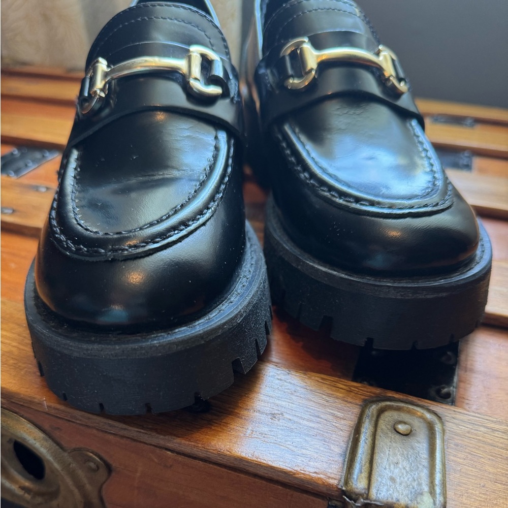 Steve Madden NWOT Black “Lando” Loafers with Gold Accents - Picture 11 of 11